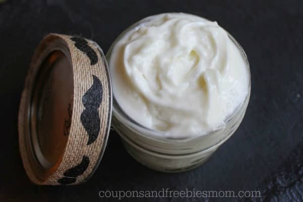 This DIY men's shaving cream is smooth and perfectly packaged in a mason jar. 