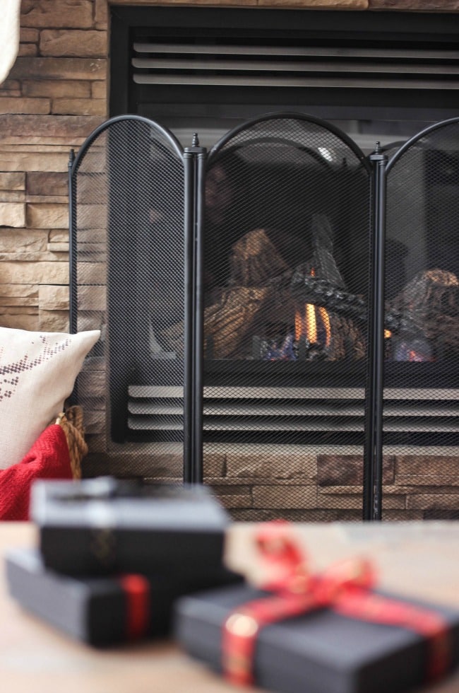 A beautiful rustic and industrial style Christmas Home Tour!