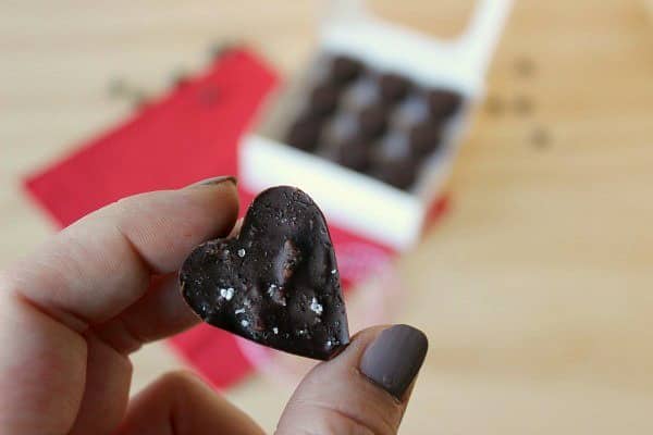 The perfect gift idea for that special someone on your list! You can make this recipe in no time at all, and give the perfect Valentine's Day gift! Everyone will love these bacon chocolates!