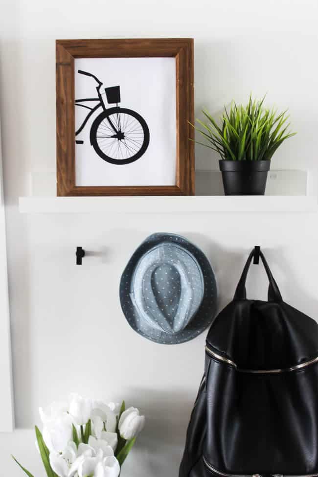 A Modern Free Printable to Spruce up your home for the Spring! Love these minimalist bicycle prints! Perfect for any season! #nordic #scandinavian #modernhome
