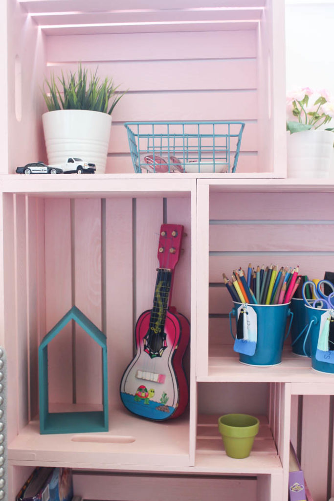 Wow! Amazing crate bookshelf idea! Use wooden crates and spray paint in a unique way to make some beautiful home decor for your child's bedroom or nursery! Love this pick colour for a girl's room! Pretty and pink :) 