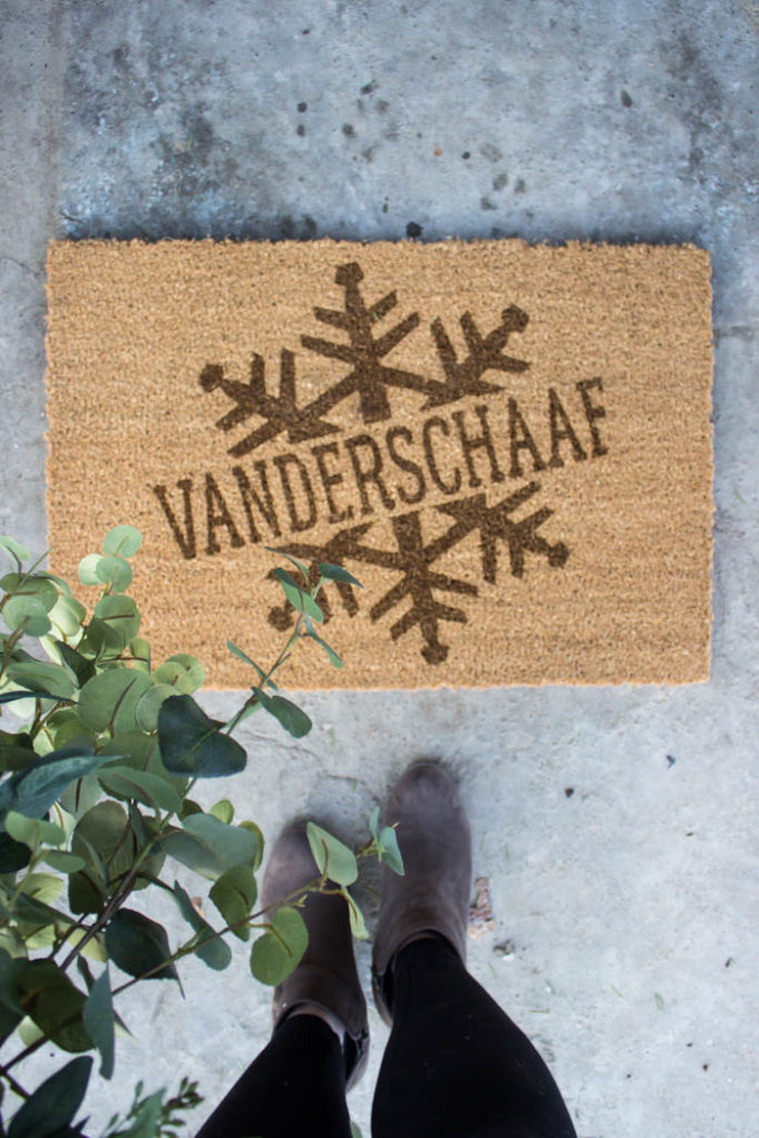 Love the added personalized decor in this home! Get ready for the holiday season with your own personalized Christmas mats, stockings, ornaments, toys, and so much more! #modernChristmas #Christmasdecor #personalization