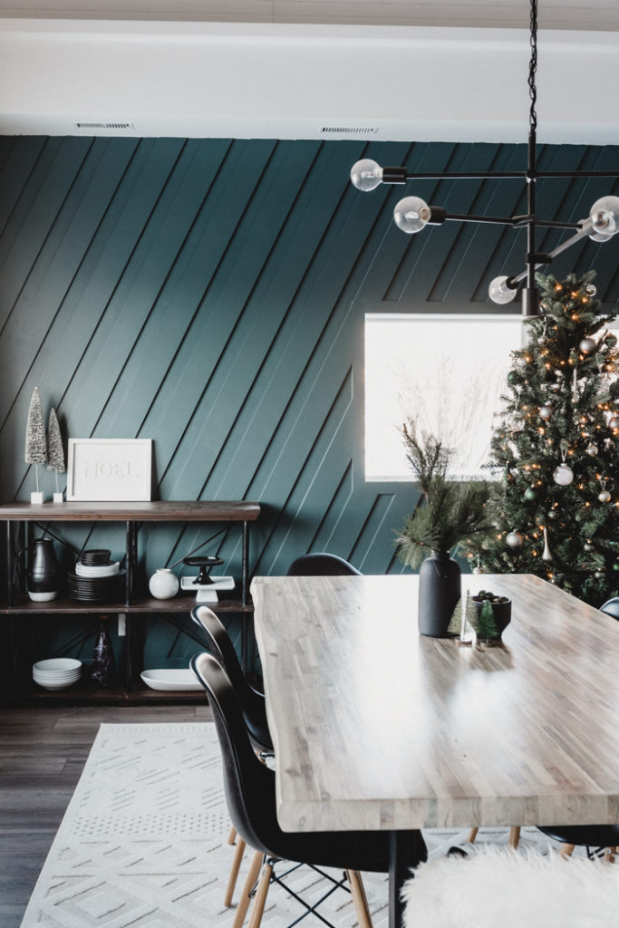 simple Christmas decor in the dining room