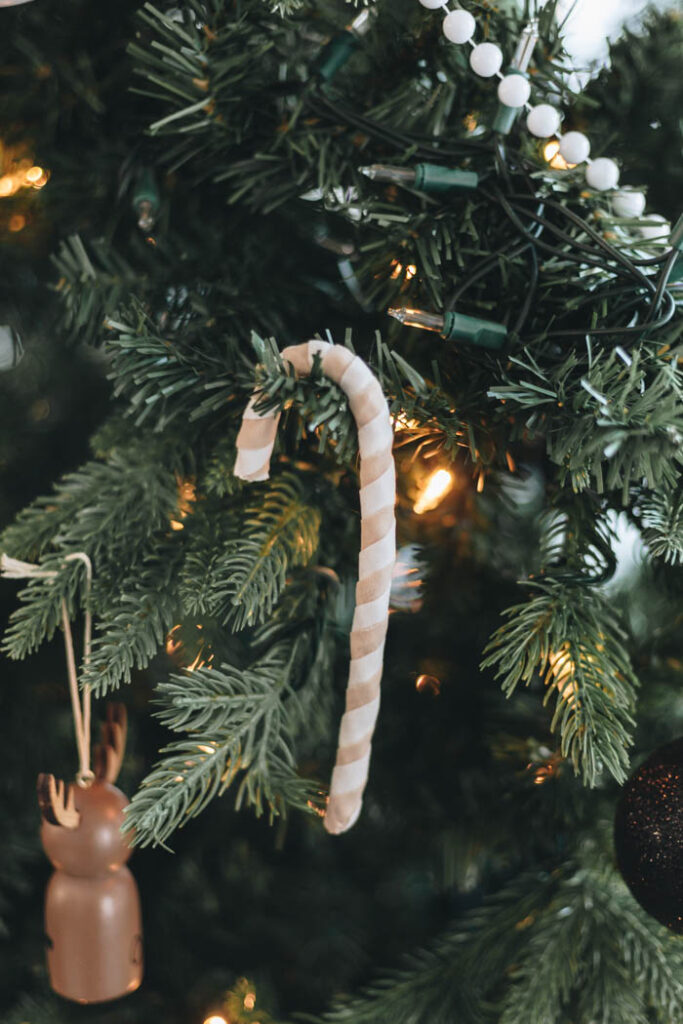 simple DIY candy cane ornament