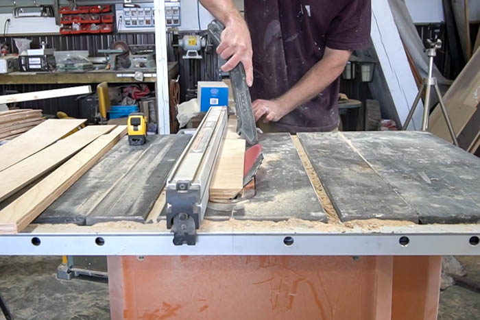 Cutting Mitres of Floating Shelf Section