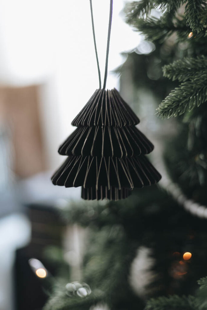 3D Paper Christmas Tree Black